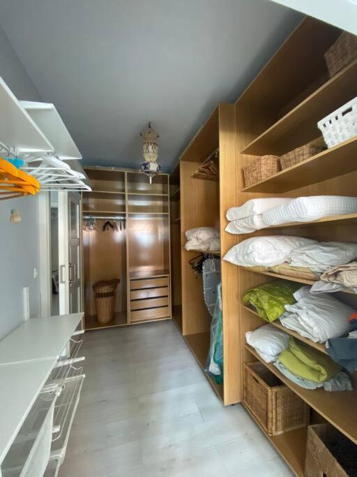 Apartamento Piso Centro De آكورونيا المظهر الخارجي الصورة